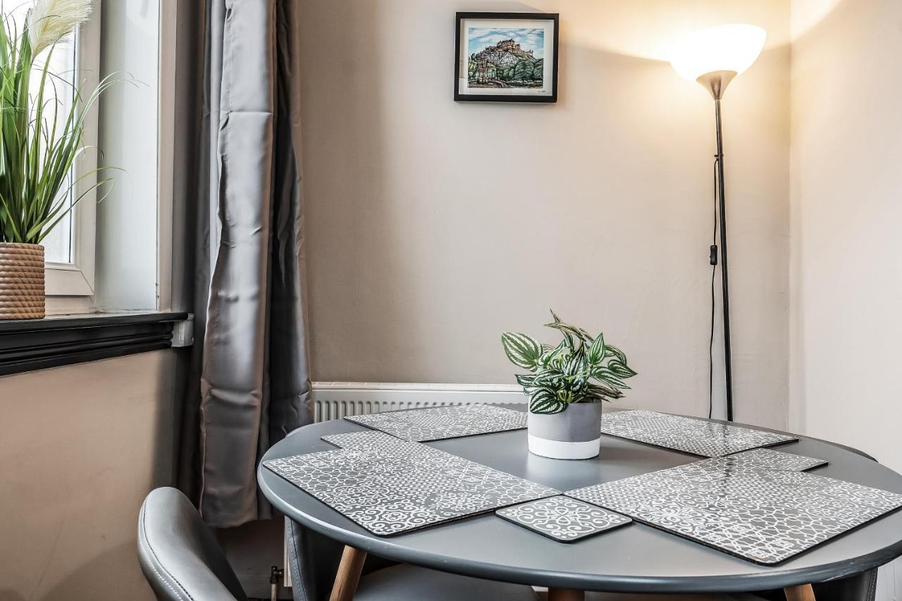 Private Ground Floor Main Door Entrance - Spacious 2 Bedroom - The Shore, Leith Appartement Édimbourg